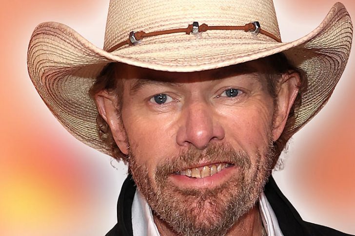 Who is the richest country artist?